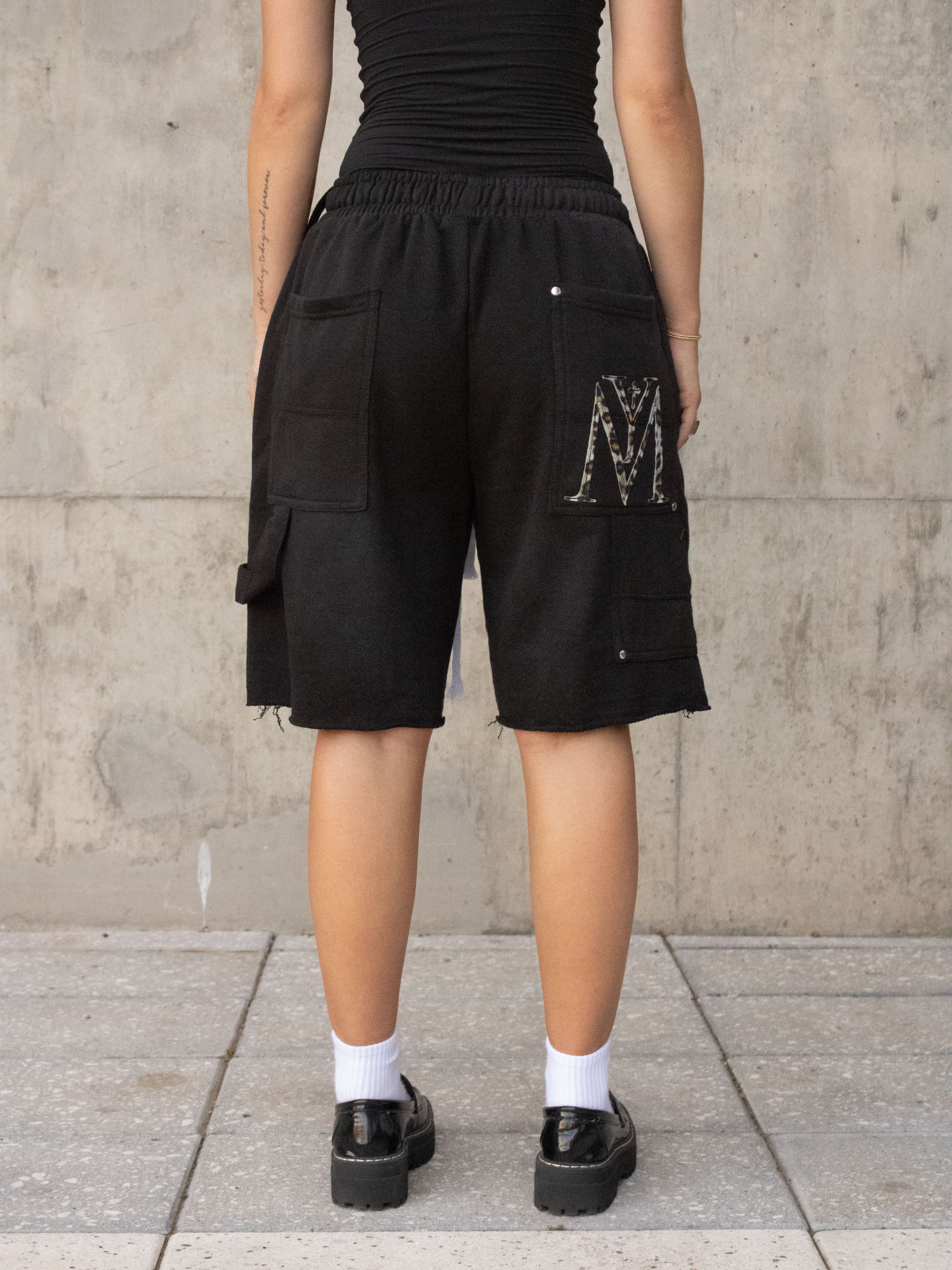 DOUBLE KNEE BAGGY CROSS SHORTS