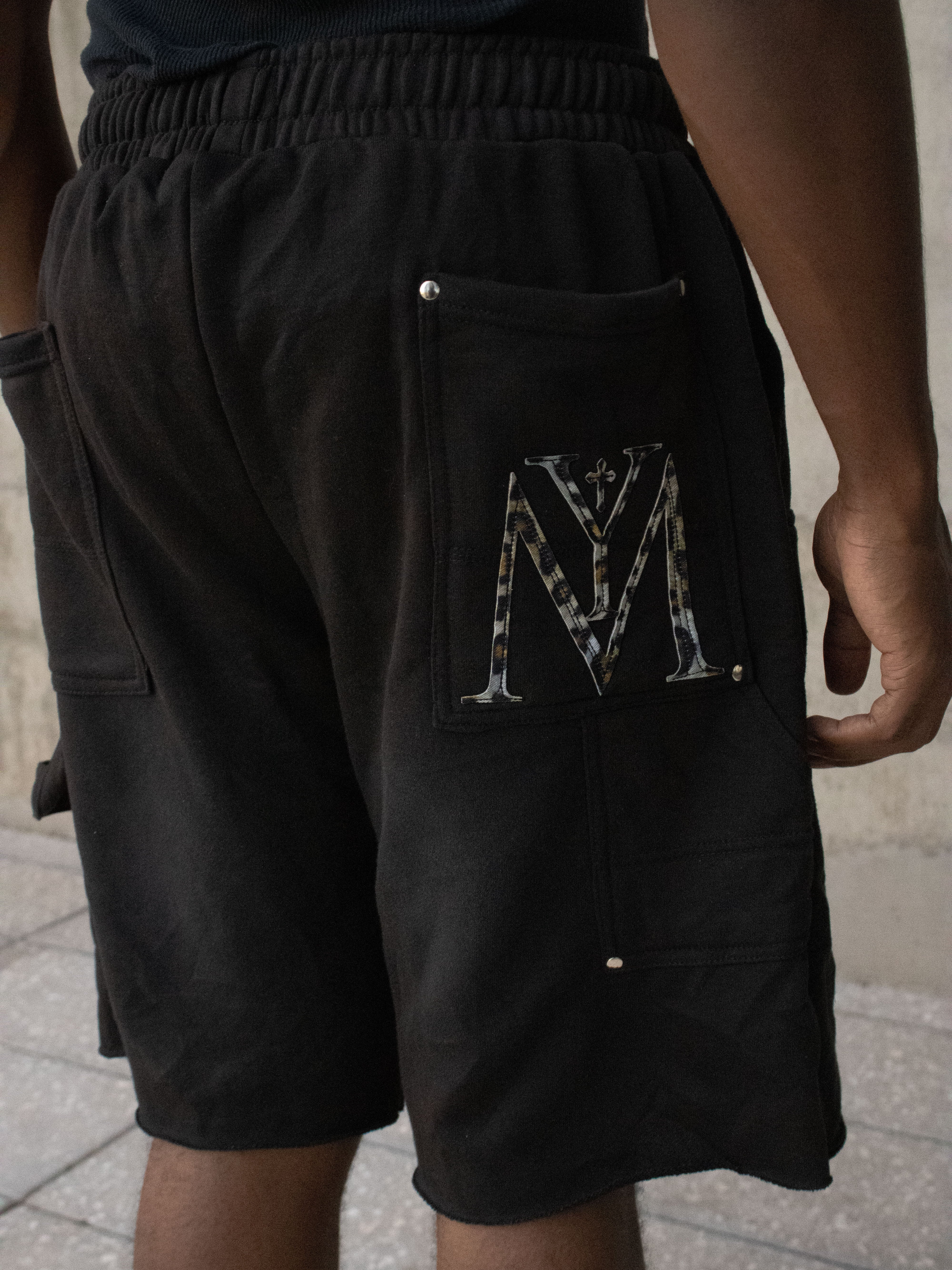 DOUBLE KNEE BAGGY CROSS SHORTS