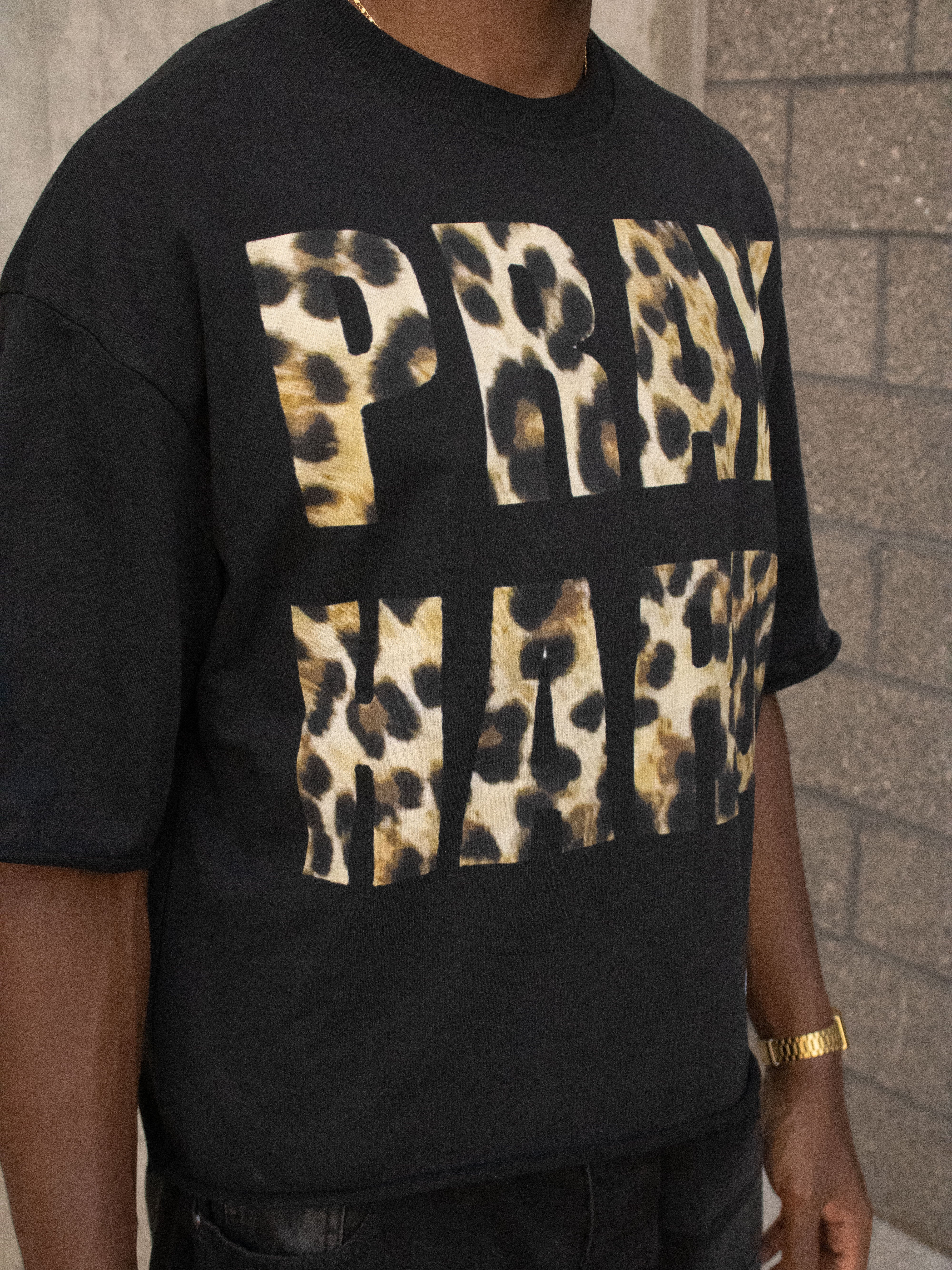 [PRE-ORDER-SHIPS 2-3 WEEKS] PRAY HARD TEE