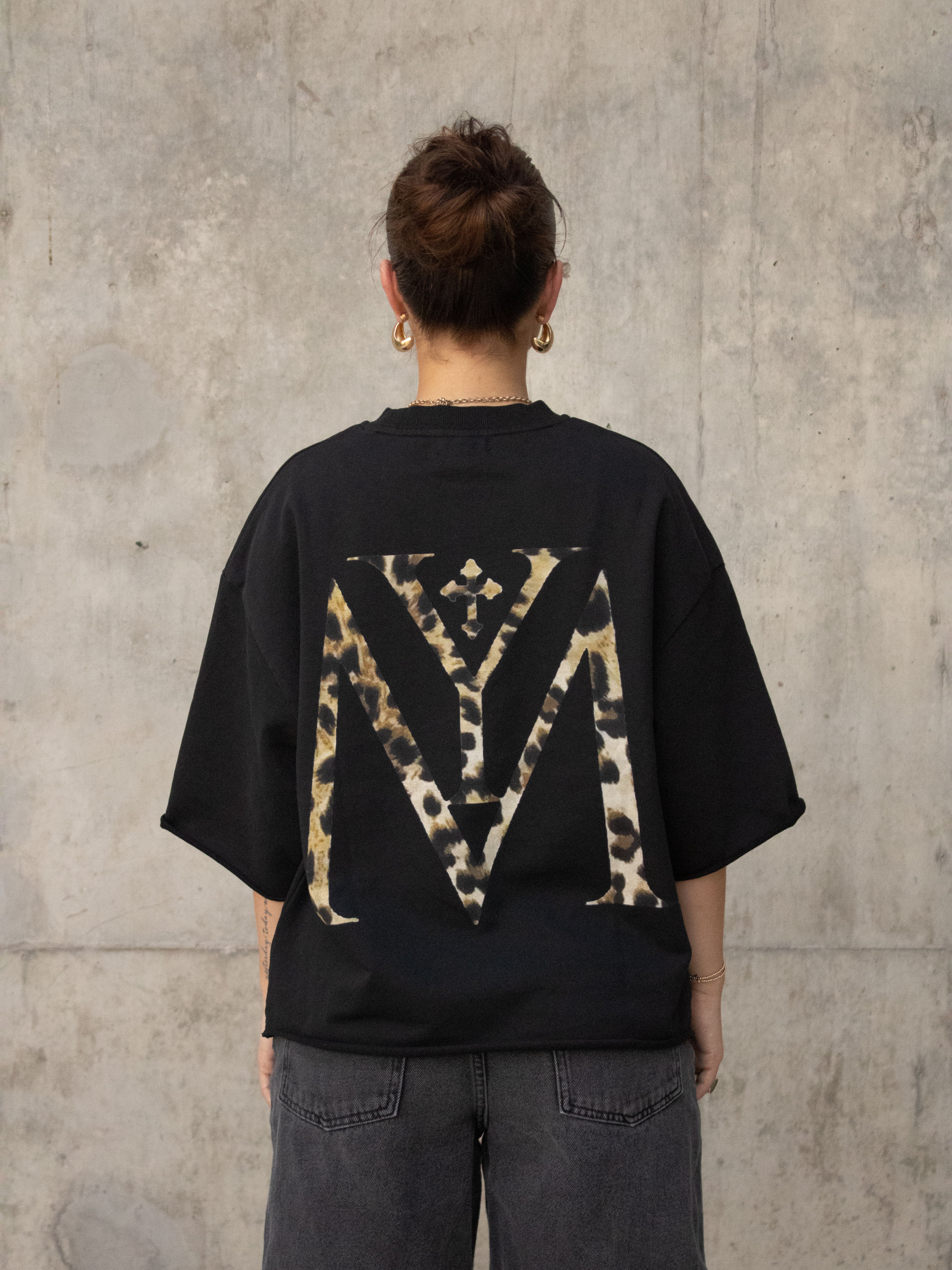 [PRE-ORDER-SHIPS 2-3 WEEKS] PRAY HARD TEE