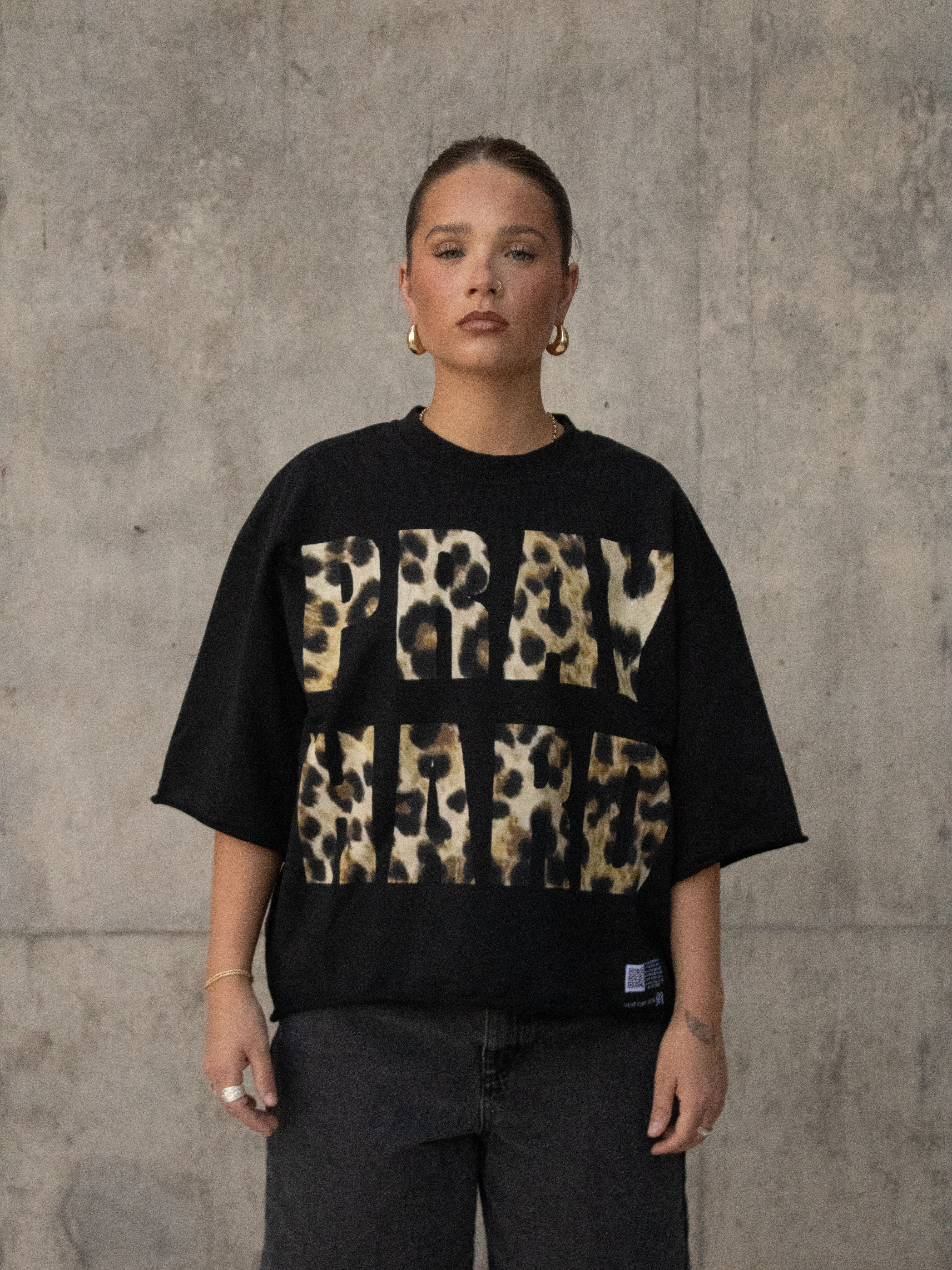 [PRE-ORDER-SHIPS 2-3 WEEKS] PRAY HARD TEE